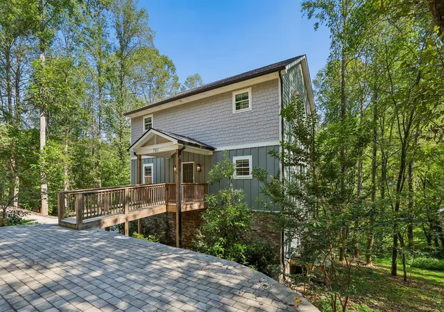 Photo 3 of Single family home for sale at 701 Harbor Dr, Lancaster, TN 38569 | MLS# 3593566 | Listing updated on 2026-10-06