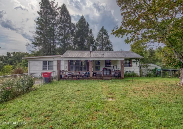 Photo 4 of Single family home for sale at 111 Raymond Bingham Rd, Oakdale, TN 37829 | MLS# 3593562 | Listing updated on 2026-10-07