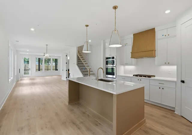 Photo 3 of Single family home for sale at 603 James Ave, Nashville, TN 37209 | MLS# 3593572 | Listing updated on 2026-09-17