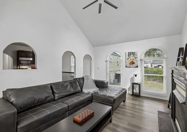 Photo 2 of Single family home for sale at 524 E Trinity Ln, Nashville, TN 37207 | MLS# 3594212 | Listing updated on 2026-09-23