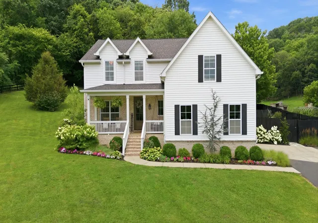 Photo 3 of Single family home for sale at 1779 Cayce Springs Rd, Thompsons Station, TN 37179 | MLS# 3594086 | Listing updated on 2026-09-20