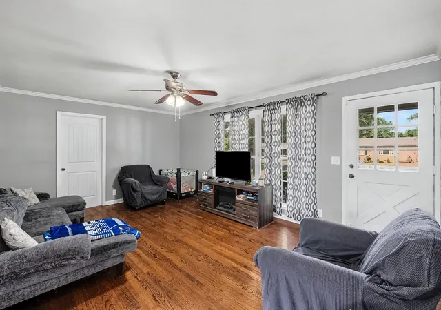 Photo 2 of Single family home for sale at 915 Temple Ct, Murfreesboro, TN 37130 | MLS# 3598587 | Listing updated on 2026-09-24