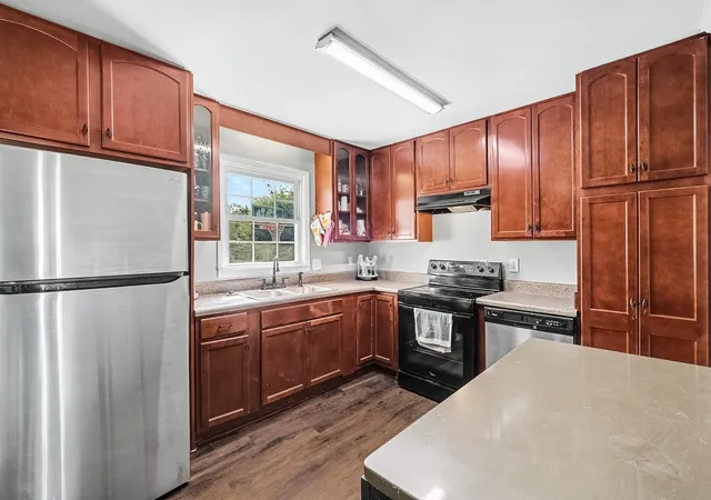 Photo 3 of Single family home for sale at 915 Temple Ct, Murfreesboro, TN 37130 | MLS# 3598587 | Listing updated on 2026-09-24
