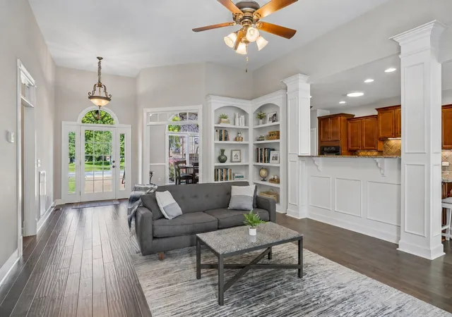Photo 3 of Single family home for sale at 425 Caledonian Ct, Nashville, TN 37211 | MLS# 3593589 | Listing updated on 2026-09-18