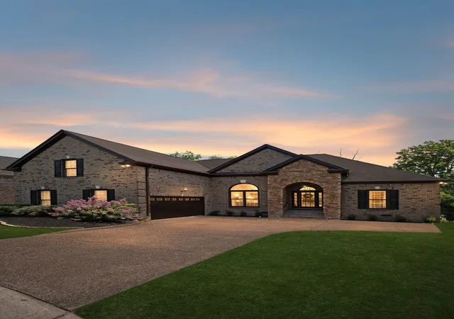 Photo 4 of Single family home for sale at 425 Caledonian Ct, Nashville, TN 37211 | MLS# 3593589 | Listing updated on 2026-09-18