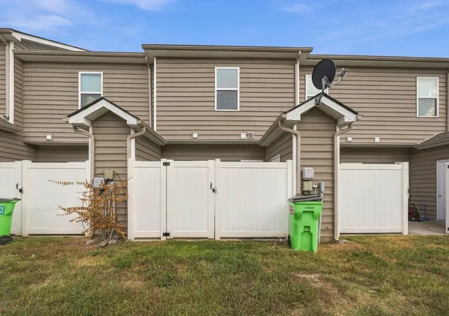 Photo 3 of Townhouse for sale at 1063 Bradburn Village Dr, Antioch, TN 37013 | MLS# 3594128 | Listing updated on 2026-09-23