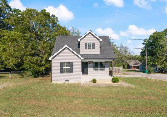 Photo 1 of Single family home for sale at 302 Hardison Ave, Lewisburg, TN 37091 | MLS# 3593713 | Listing updated on 2026-09-18