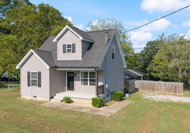 Photo 3 of Single family home for sale at 302 Hardison Ave, Lewisburg, TN 37091 | MLS# 3593713 | Listing updated on 2026-09-18