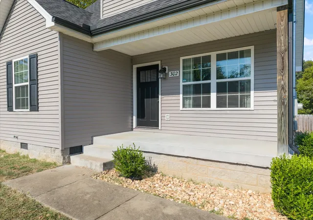 Photo 3 of Single family home for sale at 302 Hardison Ave, Lewisburg, TN 37091 | MLS# 3593713 | Listing updated on 2026-09-18