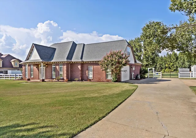 Photo 2 of Single family home for sale at 9530 Bolton Ests Rd, Millington, TN 38053 | MLS# 3593649 | Listing updated on 2026-10-08
