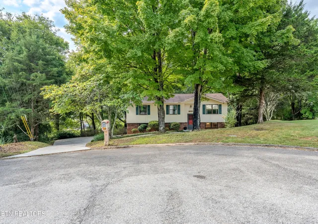 Photo 2 of Single family home for sale at 7803 Binfield Ct, Powell, TN 37849 | MLS# 3593675 | Listing updated on 2026-10-08