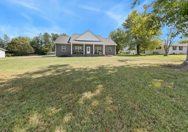 Photo 1 of Single family home for sale at 530 Fairway Dr, Lafayette, TN 37083 | MLS# 3594570 | Listing updated on 2026-09-28