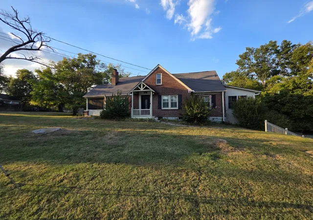 Photo 2 of Single family home for sale at 322 E Campbell Rd, Madison, TN 37115 | MLS# 3596390 | Listing updated on 2026-09-21