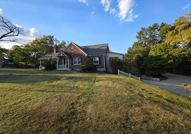 Photo 3 of Single family home for sale at 322 E Campbell Rd, Madison, TN 37115 | MLS# 3596390 | Listing updated on 2026-09-21