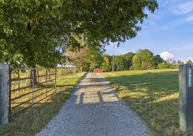 Photo 3 of Single family home for sale at 3933 Edd Ross Rd, Cedar Hill, TN 37032 | MLS# 3598830 | Listing updated on 2026-10-15