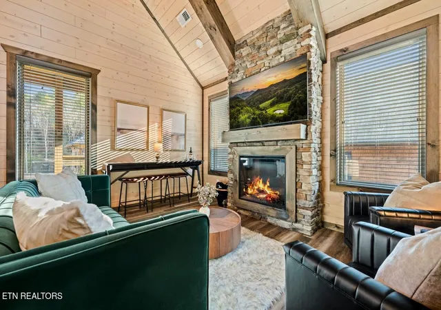 Photo 3 of Single family home for sale at 564 Warbonnet Way, Pigeon Forge, TN 37863 | MLS# 3593748 | Listing updated on 2026-09-18