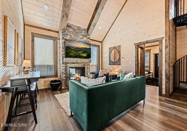 Photo 4 of Single family home for sale at 564 Warbonnet Way, Pigeon Forge, TN 37863 | MLS# 3593748 | Listing updated on 2026-09-18