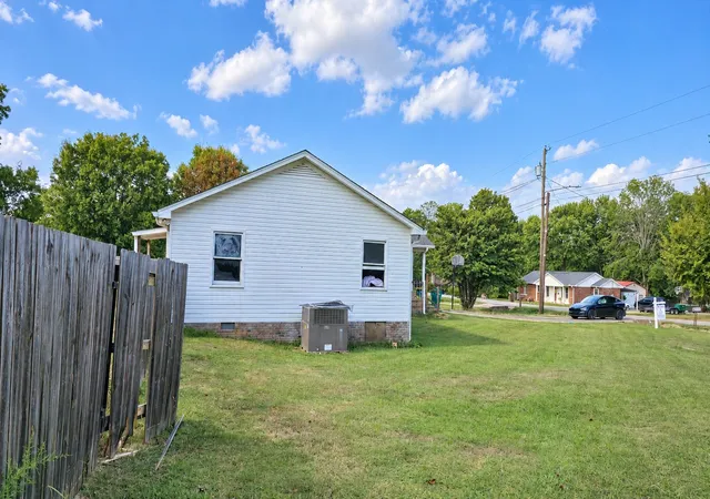 Photo 3 of Single family home for sale at 430 Liberty Ave, Lewisburg, TN 37091 | MLS# 3596573 | Listing updated on 2026-09-21
