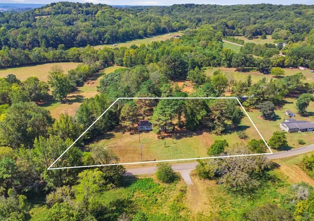 Photo 3 of Manufactured home for sale at 302 Old Poplar School Rd, Prospect, TN 38477 | MLS# 3597461 | Listing updated on 2026-09-29