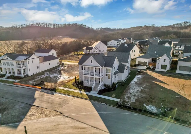 Photo 4 of Single family home for sale at 6105 Pasquo Rd, Nashville, TN 37221 | MLS# 3597761 | Listing updated on 2026-09-22