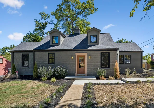 Photo 2 of Single family home for sale at 2808 Brightwood Ave, Nashville, TN 37212 | MLS# 3609871 | Listing updated on 2026-10-06