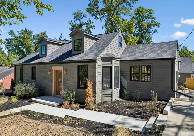 Photo 3 of Single family home for sale at 2808 Brightwood Ave, Nashville, TN 37212 | MLS# 3609871 | Listing updated on 2026-10-06