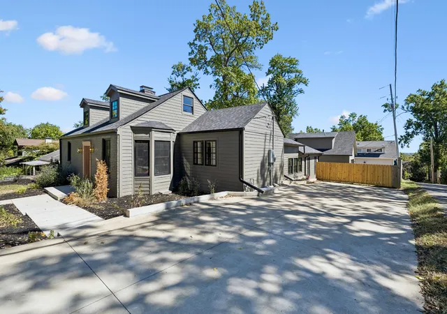 Photo 3 of Single family home for sale at 2808 Brightwood Ave, Nashville, TN 37212 | MLS# 3609871 | Listing updated on 2026-10-06