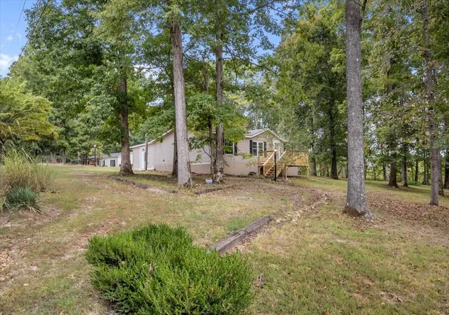 Photo 2 of Manufactured home for sale at 10404 Ridgecrest Dr, Bon Aqua, TN 37025 | MLS# 3595506 | Listing updated on 2026-09-28