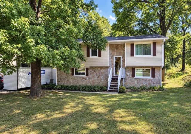 Photo 1 of Single family home for sale at 6326 Celtic Dr, Chattanooga, TN 37416 | MLS# 3599481 | Listing updated on 2026-10-01