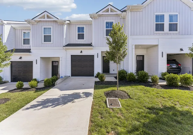 Photo 4 of Townhouse for sale at 4538 Skywood Ln, Nashville, TN 37207 | MLS# 3597968 | Listing updated on 2026-09-23