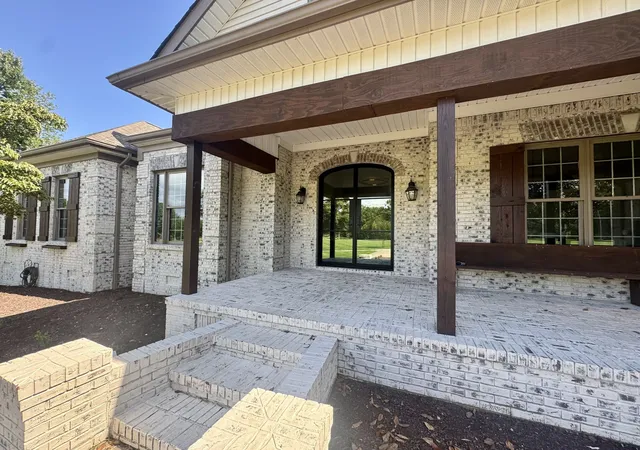 Photo 3 of Mansion for sale at 1205 Sequoya Trl, Columbia, TN 38401 | MLS# 3595270 | Listing updated on 2026-09-27
