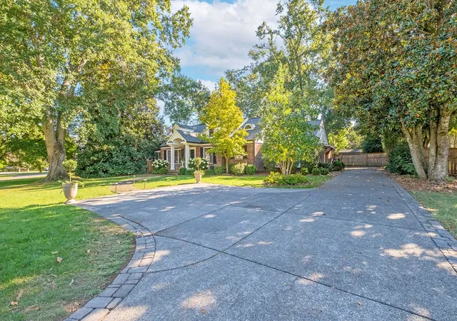Photo 1 of Single family home for sale at 133 Taggart Ave, Nashville, TN 37205 | MLS# 3623155 | Listing updated on 2026-10-23