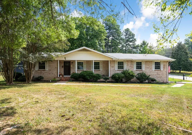 Photo 1 of Single family home for sale at 2130 Colonial Pkwy Dr, Chattanooga, TN 37421 | MLS# 3593833 | Listing updated on 2026-09-26