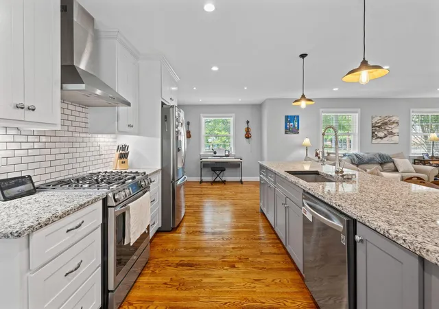 Photo 3 of Single family home for sale at 2130 Colonial Pkwy Dr, Chattanooga, TN 37421 | MLS# 3593833 | Listing updated on 2026-09-26