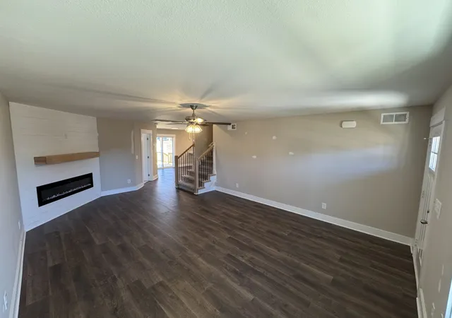 Photo 3 of Single family home for sale at 253 Ardell Dr, Clarksville, TN 37040 | MLS# 3593846 | Listing updated on 2026-10-06