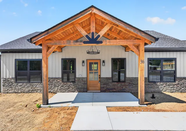 Photo 3 of Single family home for sale at 36 Meadowwood Ln, Winchester, TN 37398 | MLS# 3594139 | Listing updated on 2026-09-22