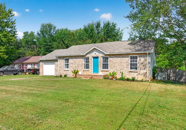 Photo 1 of Single family home for sale at 205 Marshall Dr, Clarksville, TN 37042 | MLS# 3594243 | Listing updated on 2026-10-14