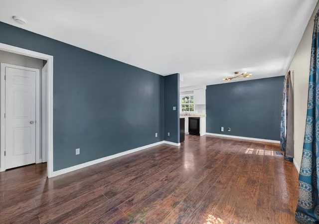 Photo 3 of Single family home for sale at 205 Marshall Dr, Clarksville, TN 37042 | MLS# 3594243 | Listing updated on 2026-10-14