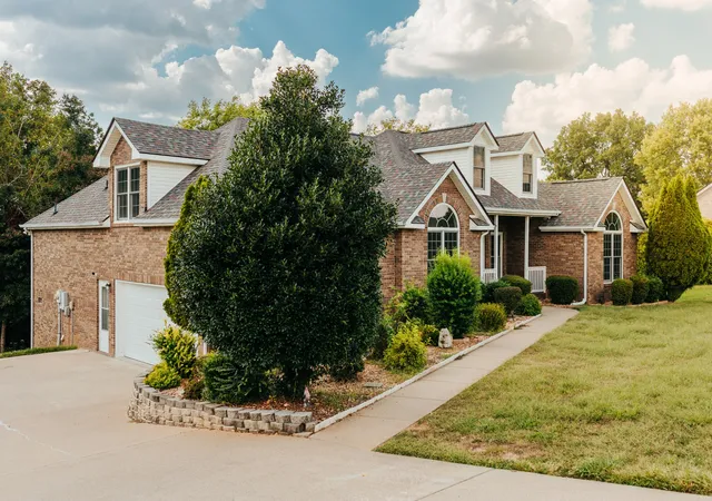 Photo 3 of Single family home for sale at 878 Countrywood Dr, Adams, TN 37010 | MLS# 3593964 | Listing updated on 2026-09-19