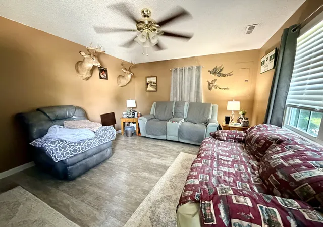 Photo 1 of Single family home for sale at 705 Oak St, Manchester, TN 37355 | MLS# 3593891 | Listing updated on 2026-10-22