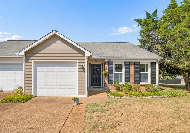 Condo for sale at 100 Cloister Dr, Nashville, TN 37205 | MLS# 3596361