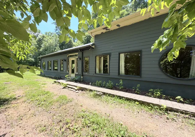 Photo 3 of Single family home for sale at 4033 New Hwy 96 W, Franklin, TN 37064 | MLS# 3594244 | Listing updated on 2026-09-19