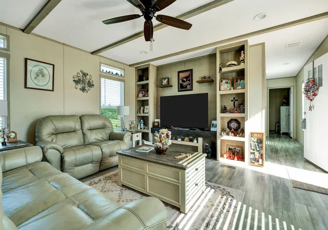 Photo 3 of Manufactured home for sale at 489 County Rd 500, Englewood, TN 37329 | MLS# 3598267 | Listing updated on 2026-10-05