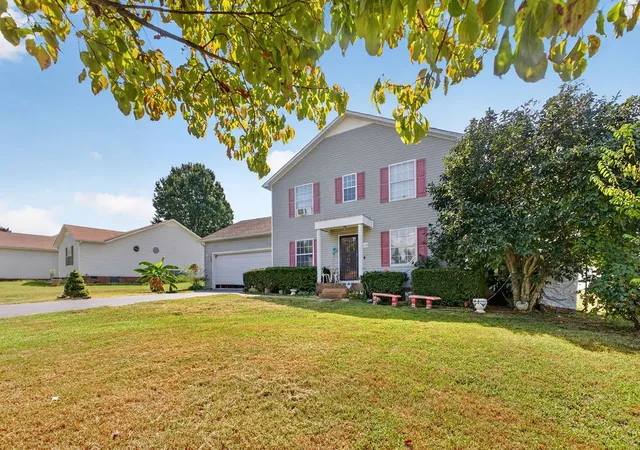 Photo 2 of Single family home for sale at 1618 Jamie Dr, Columbia, TN 38401 | MLS# 3596209 | Listing updated on 2026-10-08