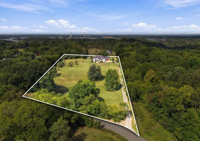 Photo 2 of Single family home for sale at 9455 Coles Fry Pike, Lebanon, TN 37087 | MLS# 3597020 | Listing updated on 2026-09-21