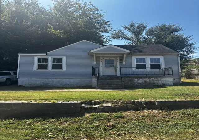 Single family home for sale at 213 West 17th St, Columbia, TN 38401 | MLS# 3598799