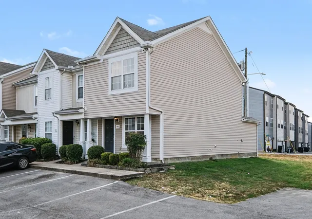 Photo 3 of Townhouse for sale at 1041 Arlene Dr, La Vergne, TN 37086 | MLS# 3594217 | Listing updated on 2026-09-18