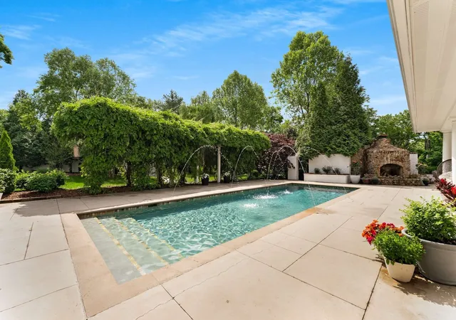 Photo 2 of Mansion for sale at 5028 Franklin Pike, Nashville, TN 37220 | MLS# 3594111 | Listing updated on 2026-10-07