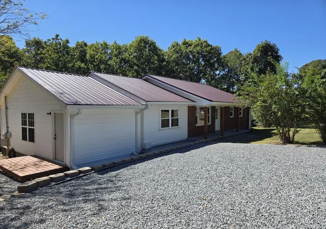 Photo 4 of Single family home for sale at 237 Brazzle Rd, Waverly, TN 37185 | MLS# 3597144 | Listing updated on 2026-10-01