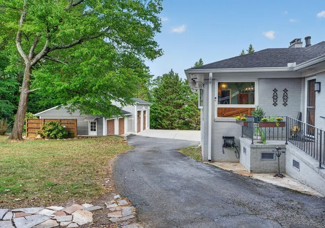Photo 2 of Single family home for sale at 6942 Jesse Conner Rd, Chattanooga, TN 37421 | MLS# 3593973 | Listing updated on 2026-10-20